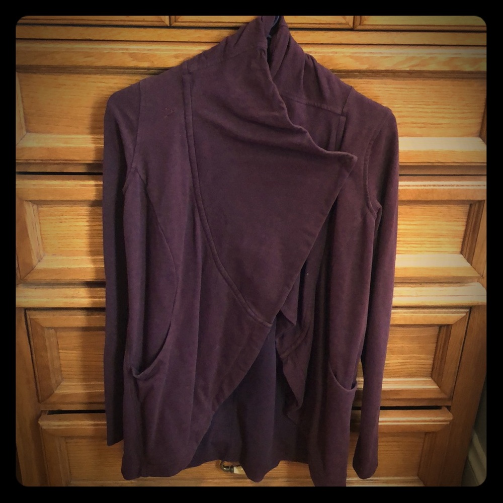 Lululemon snap closure cardigan
